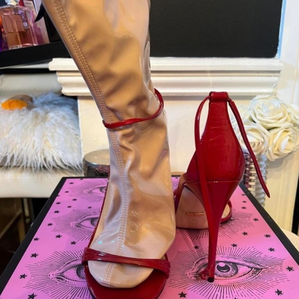 Gucci Heels - Picture 2 of 6